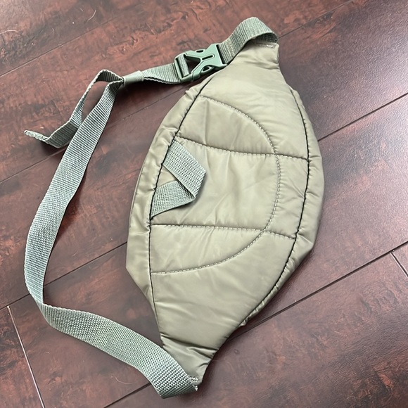 Adidas Olive Green Fanny Pack Bag - Picture 3 of 7